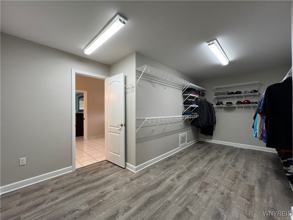 Empty room, Interior, Walk-in Closets, Wood Texture Flooring