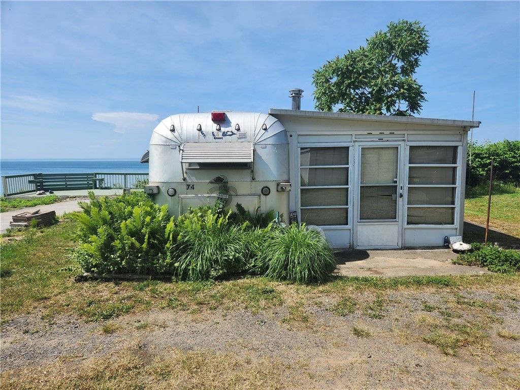 Exterior, Water