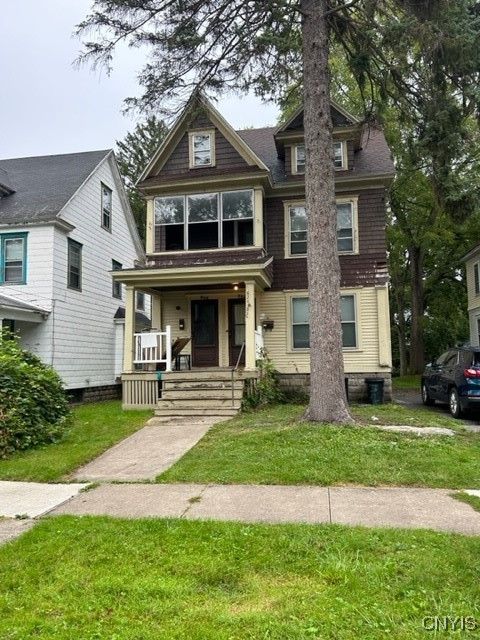 Exterior, Facade, Brick Facade, Queen Anne Victorian