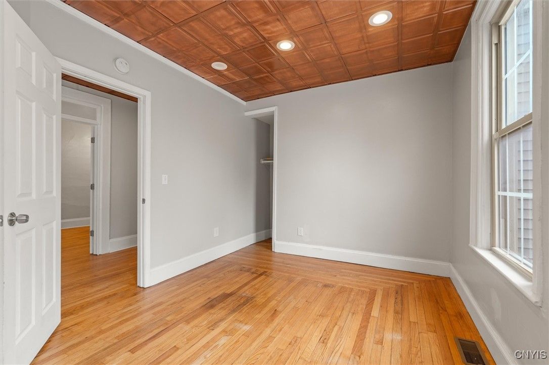 Empty room, Interior, Recessed Lighting, Wooden Ceilings, Wood Texture Flooring