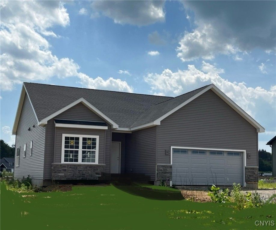 Attached, Exterior, Facade, Ranch