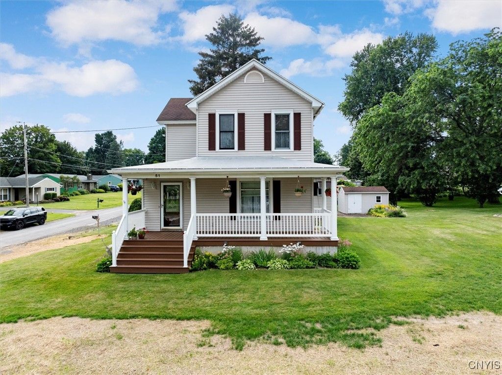 Backyard, Exterior, Facade, Queen Anne Victorian
