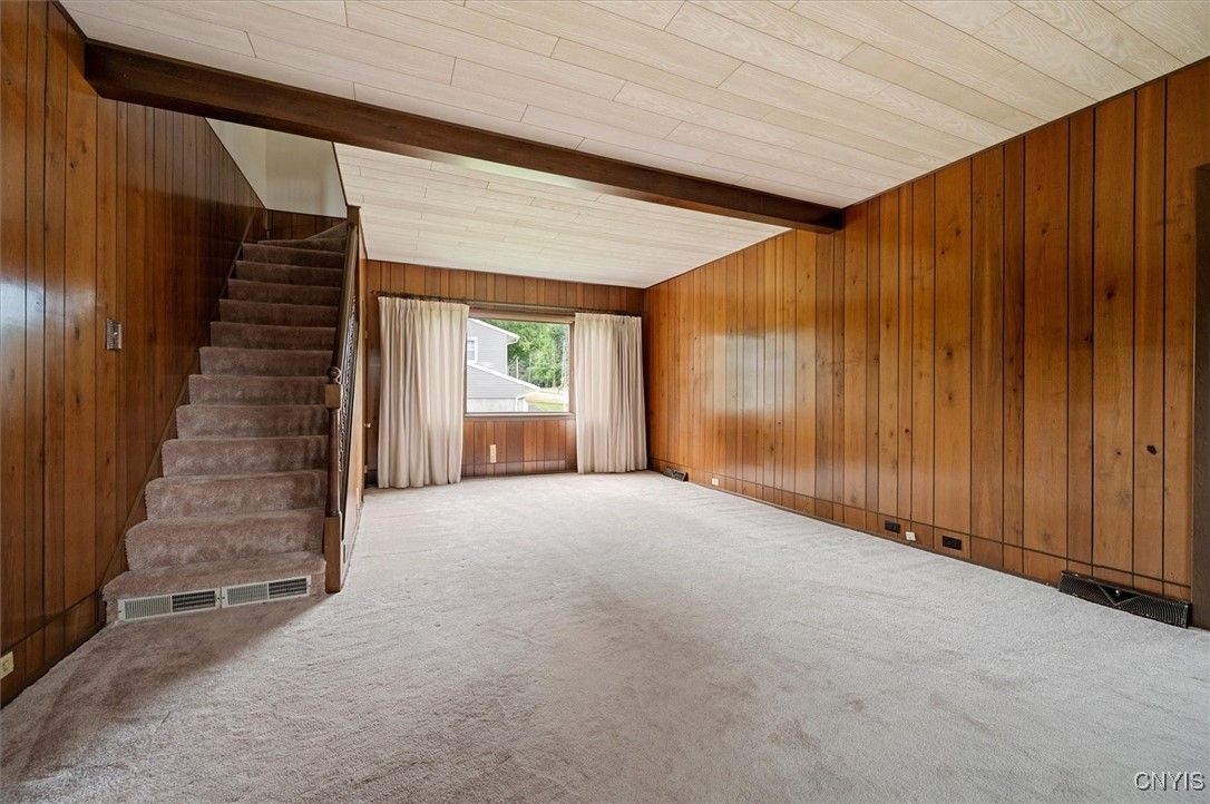 Empty room, Interior, Wooden Beams, Wooden Ceilings, Wooden Walls