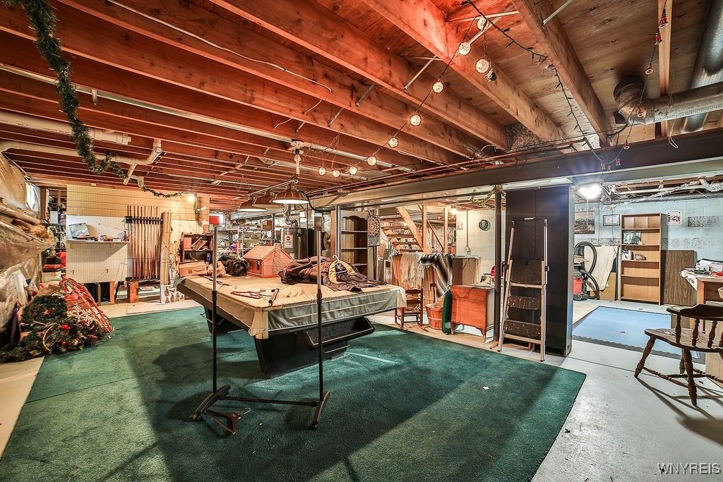 Billiard Table, Game Room, Interior, Wooden Beams, Wooden Ceilings