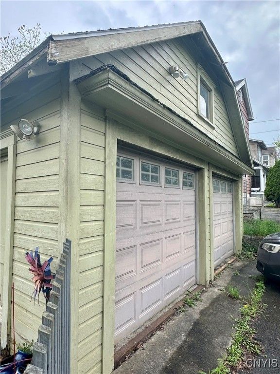 Detached Garage, Exterior