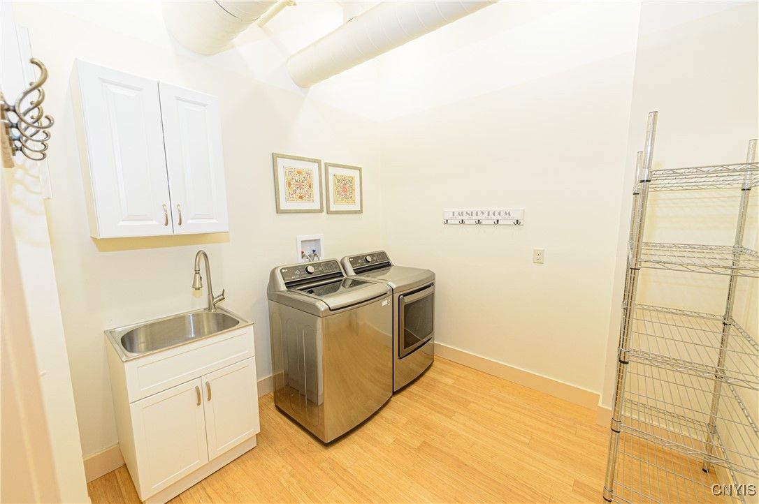 Interior, Washer, Wood Texture Flooring