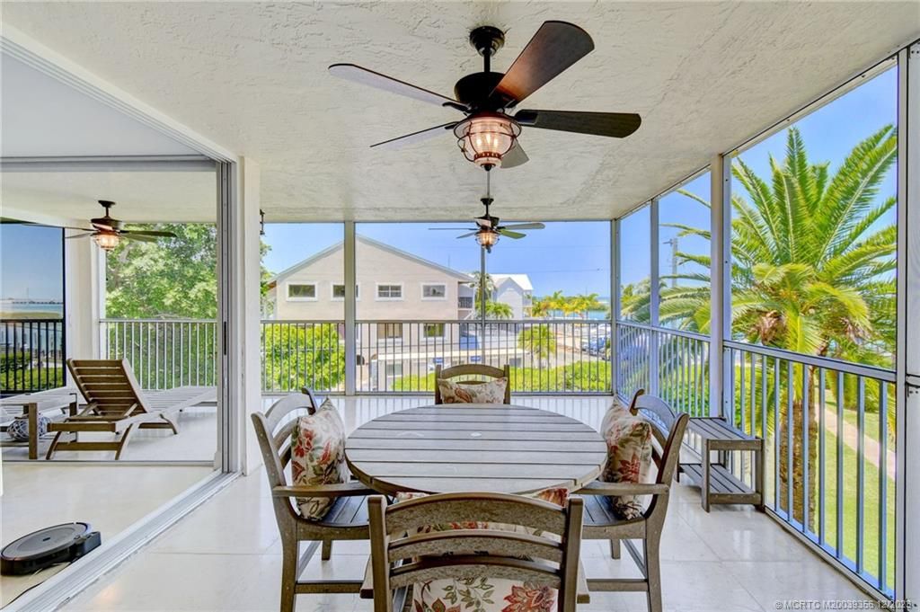 Dining room, Interior, Sun Room, Water