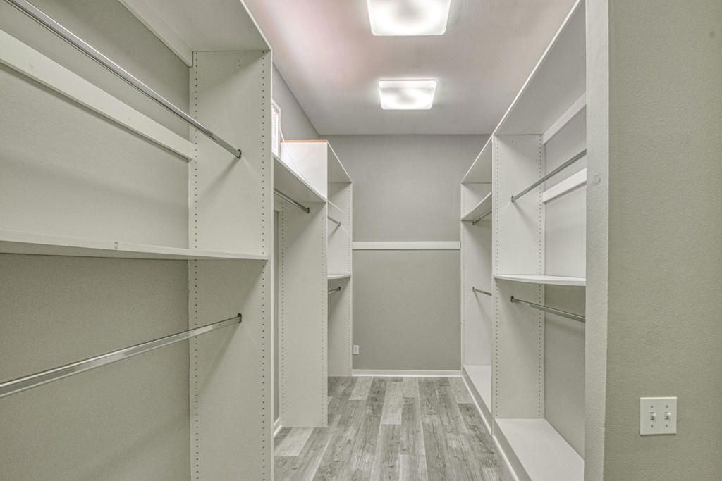 Interior, Walk-in Closets, Wood Texture Flooring
