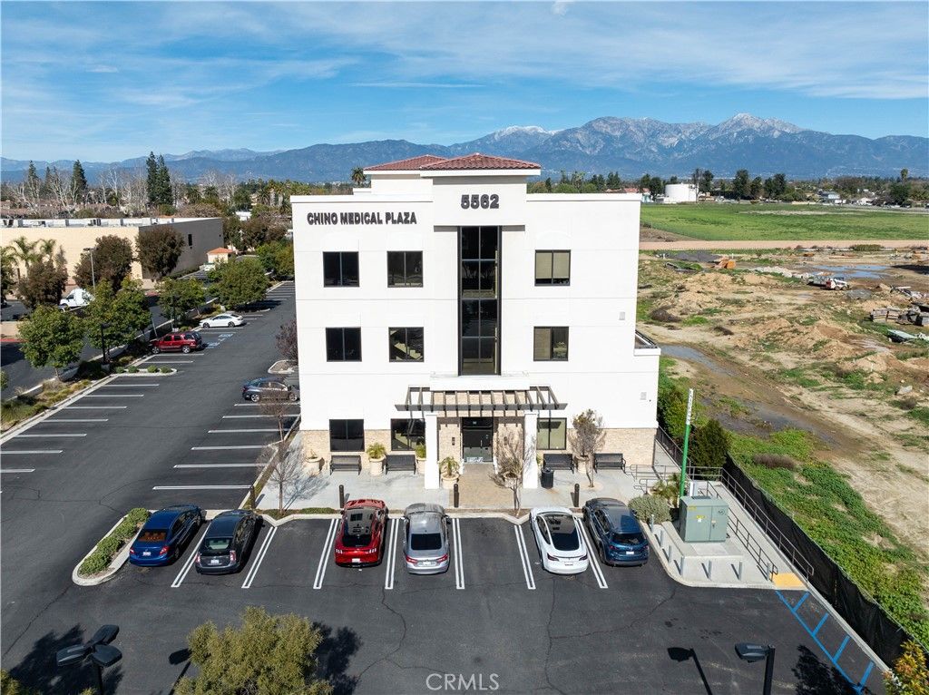 Exterior, Facade, None
