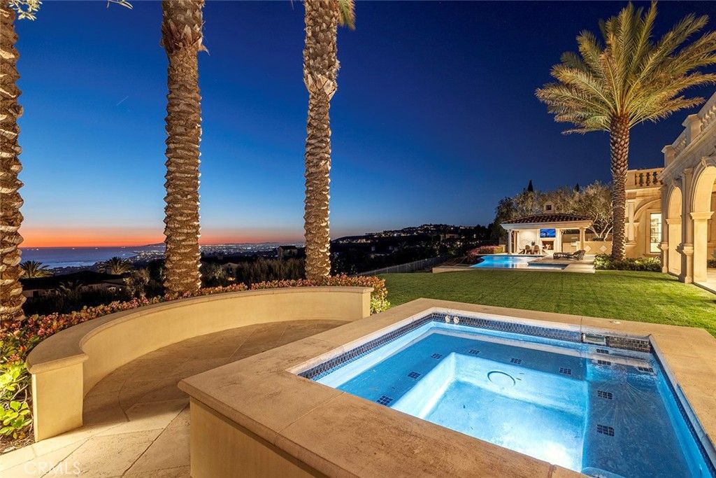 Exterior, Pool, Water