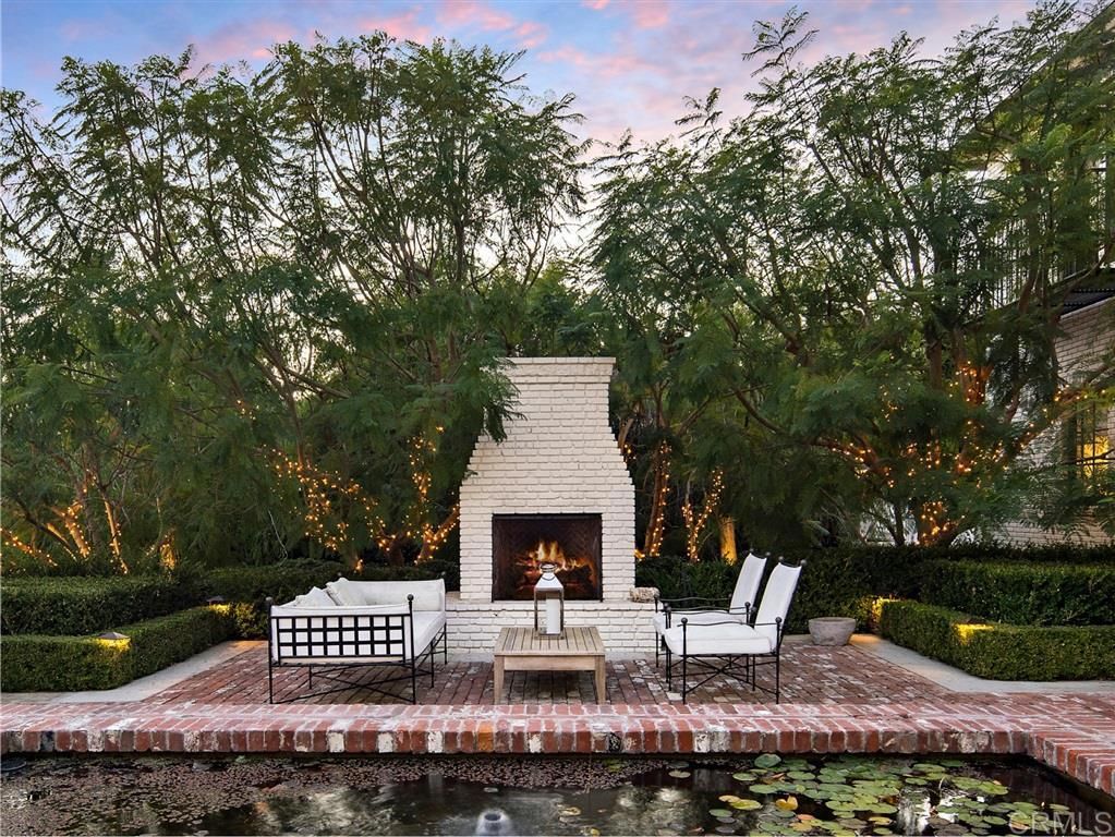 Exterior, Fireplace