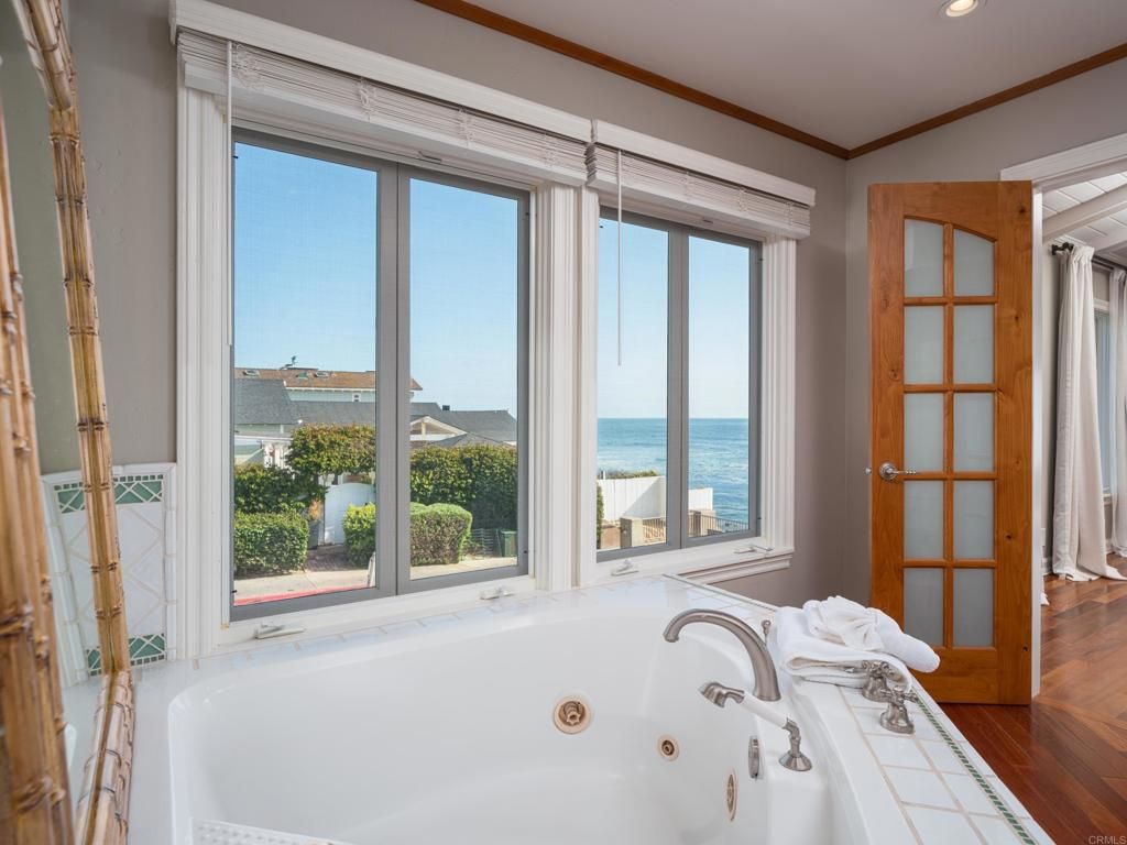 Bathroom, Interior, Recessed Lighting, Water