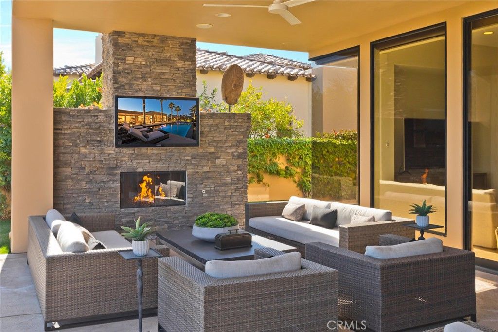 Exterior, Fireplace