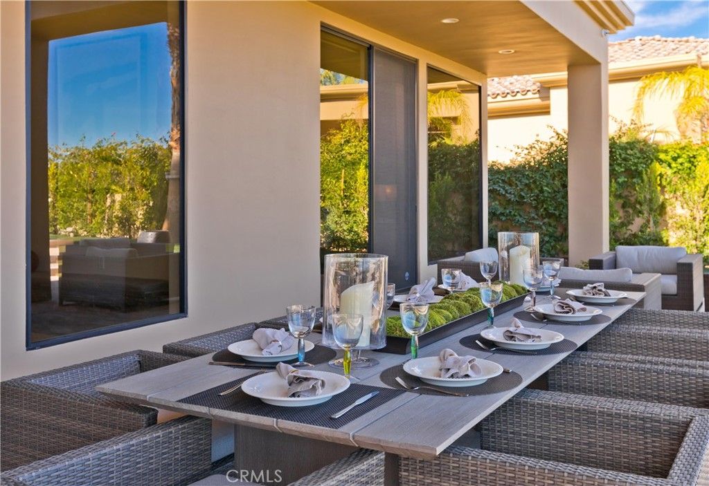 Dining room, Interior