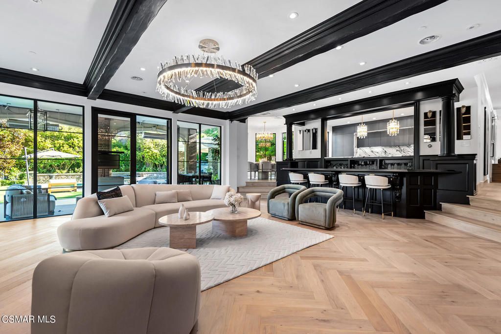 Chandelier, Interior, Living room, Pendant Lights, Recessed Lighting, Wood Texture Flooring