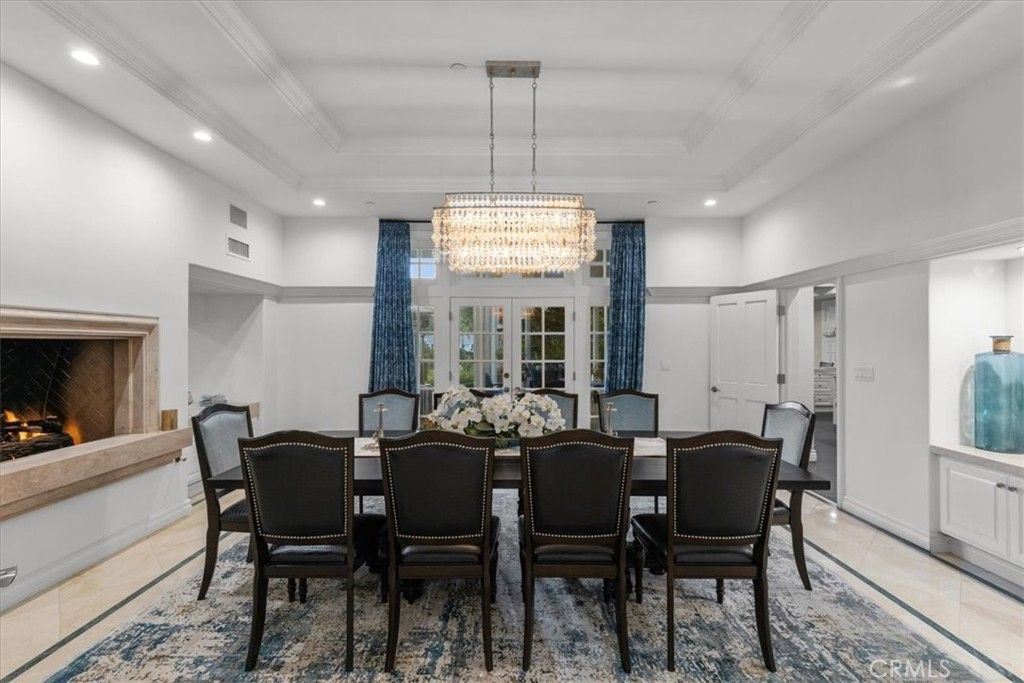 Chandelier, Dining room, Fireplace, Interior, Recessed Lighting