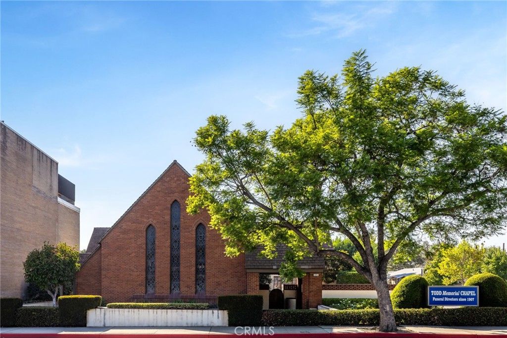 Exterior, Facade, Brick Facade, None