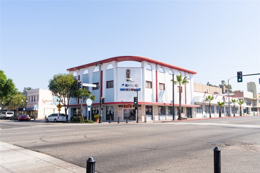Exterior, Facade, None