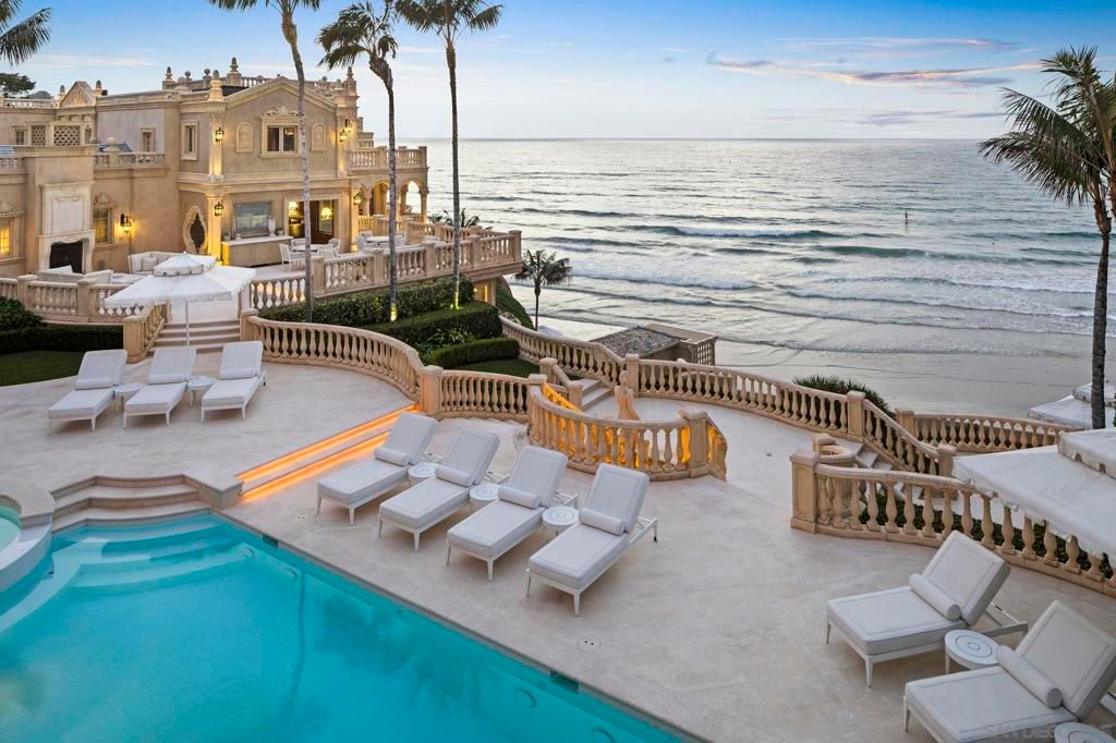 Exterior, Pool, Water
