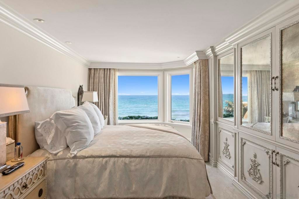 Bedroom, Interior, Recessed Lighting, Water