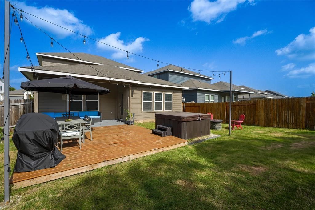 Backyard, Exterior, Hot Tub