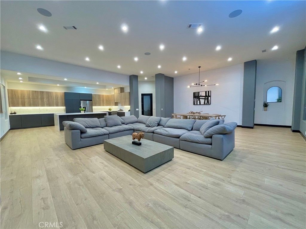 Interior, Kitchen, Living room, Pendant Lights, Recessed Lighting, Wood Texture Flooring