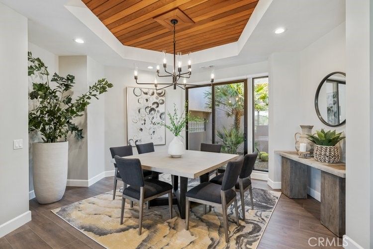 Chandelier, Dining room, Interior, Pendant Lights, Recessed Lighting, Wooden Ceilings, Wood Texture Flooring