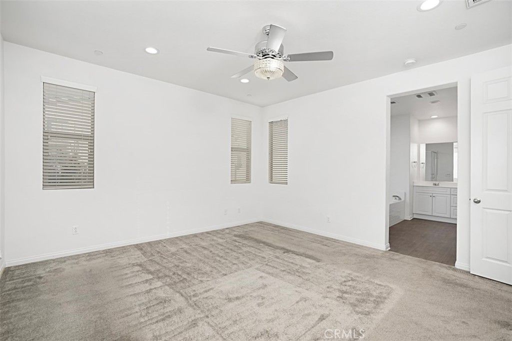 Bathroom, Empty room, Interior, Recessed Lighting
