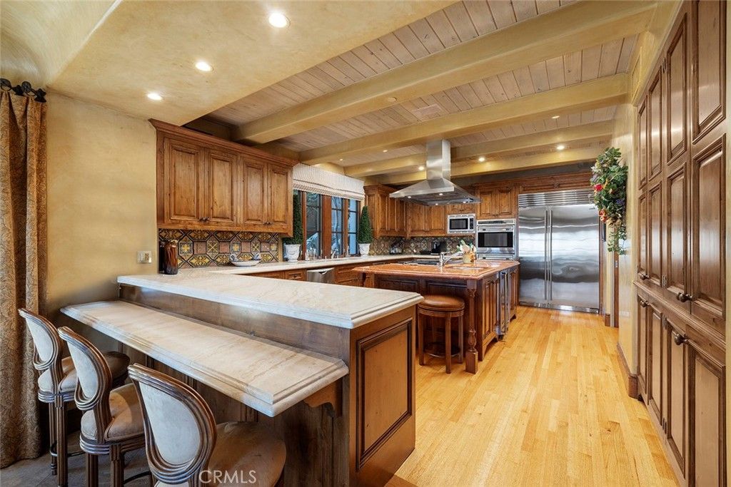 Interior, Kitchen, Recessed Lighting, Stainless Steel Appliances, Wooden Beams, Wooden Ceilings, Wood Texture Flooring