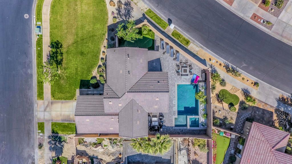 Exterior, Drone