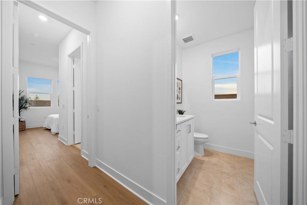 Bathroom, Interior, Recessed Lighting, Wood Texture Flooring