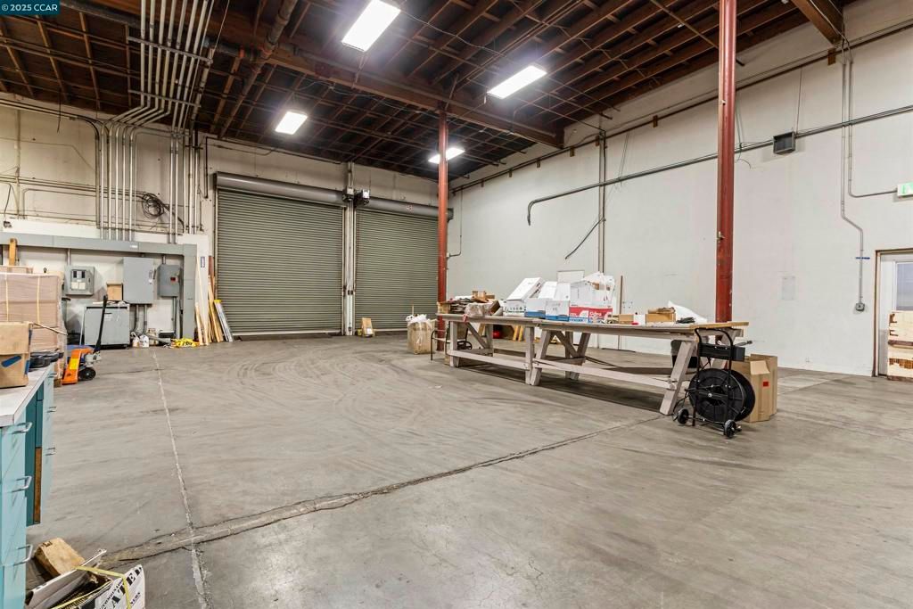 Garage, Interior