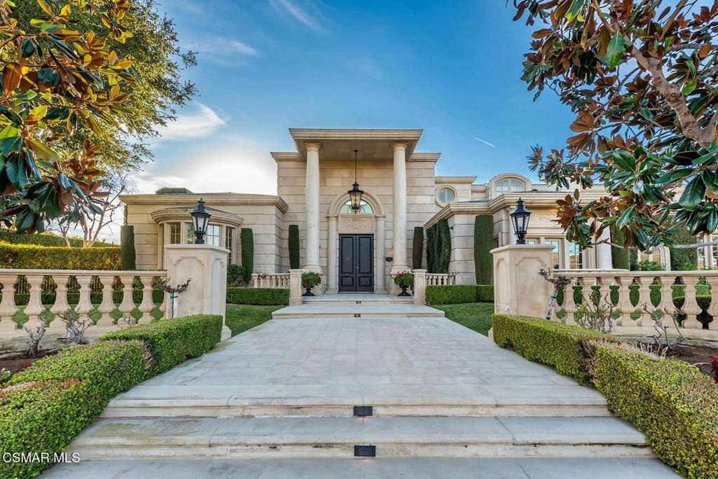 Backyard, Exterior, Facade, French Provincial