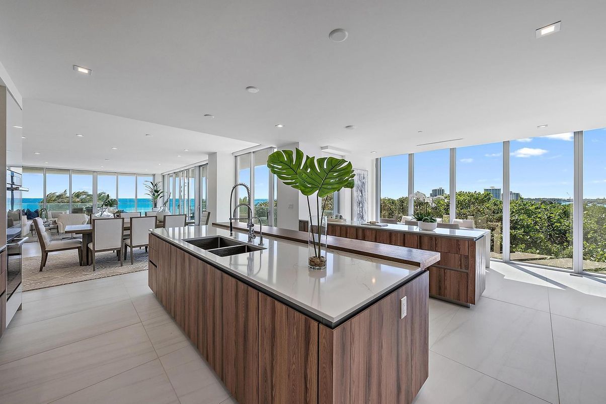 Dining room, Interior, Kitchen, Pendant Lights, Recessed Lighting, Water