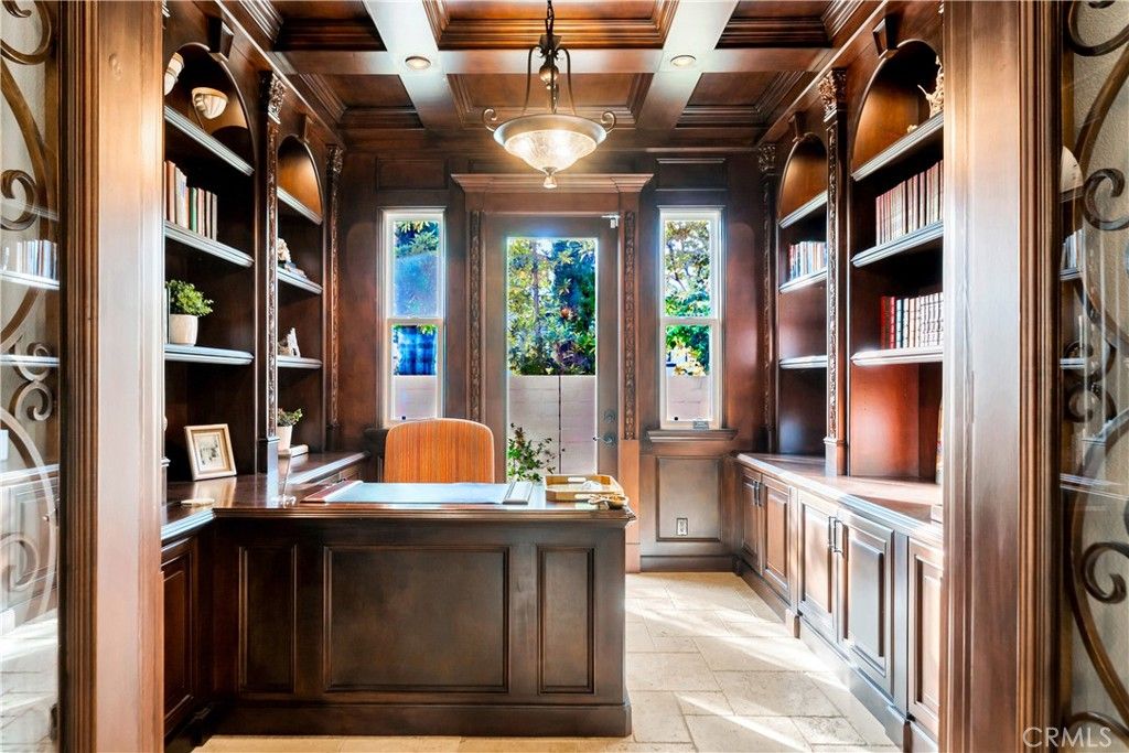 Home Office, Interior, Pendant Lights, Recessed Lighting, Wooden Beams