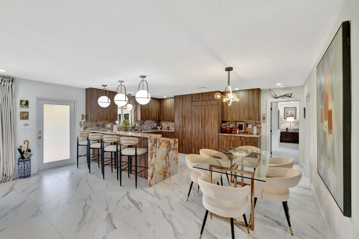 Chandelier, Dining room, Interior, Kitchen, Marble, Pendant Lights, Recessed Lighting