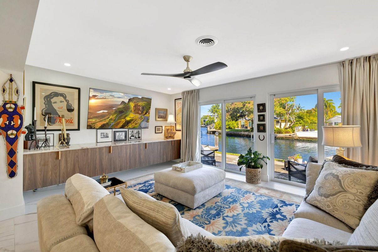Interior, Living room, Recessed Lighting, Water