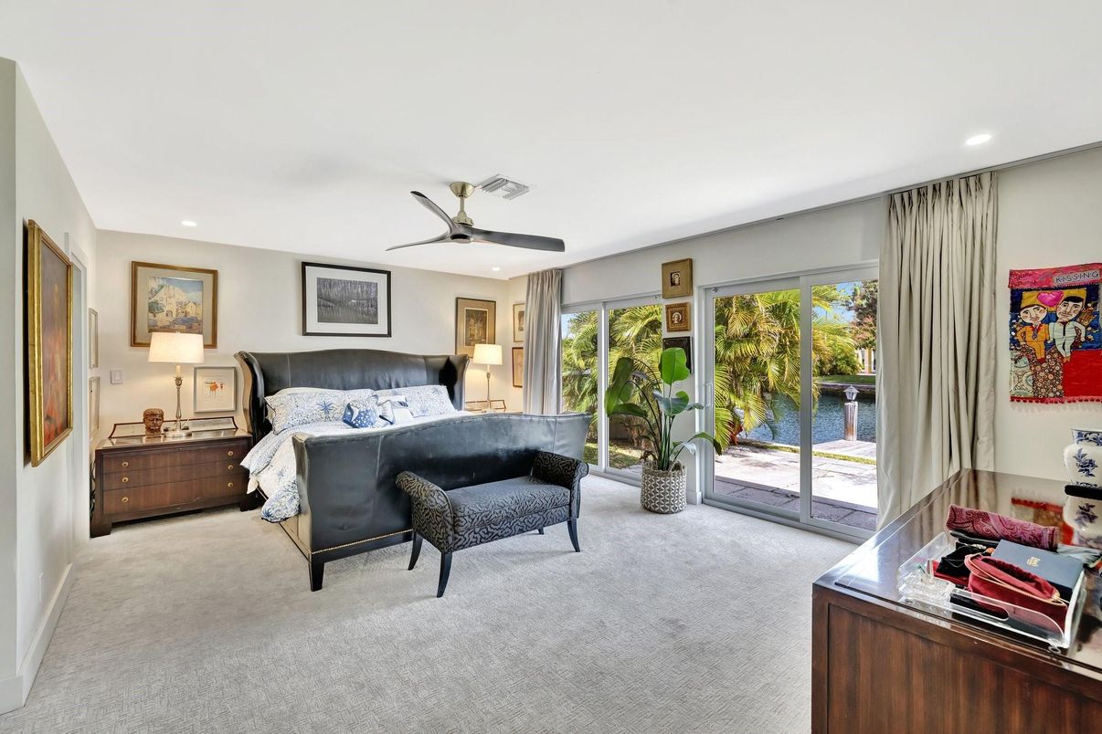 Bedroom, Interior, Living room, Recessed Lighting, Water
