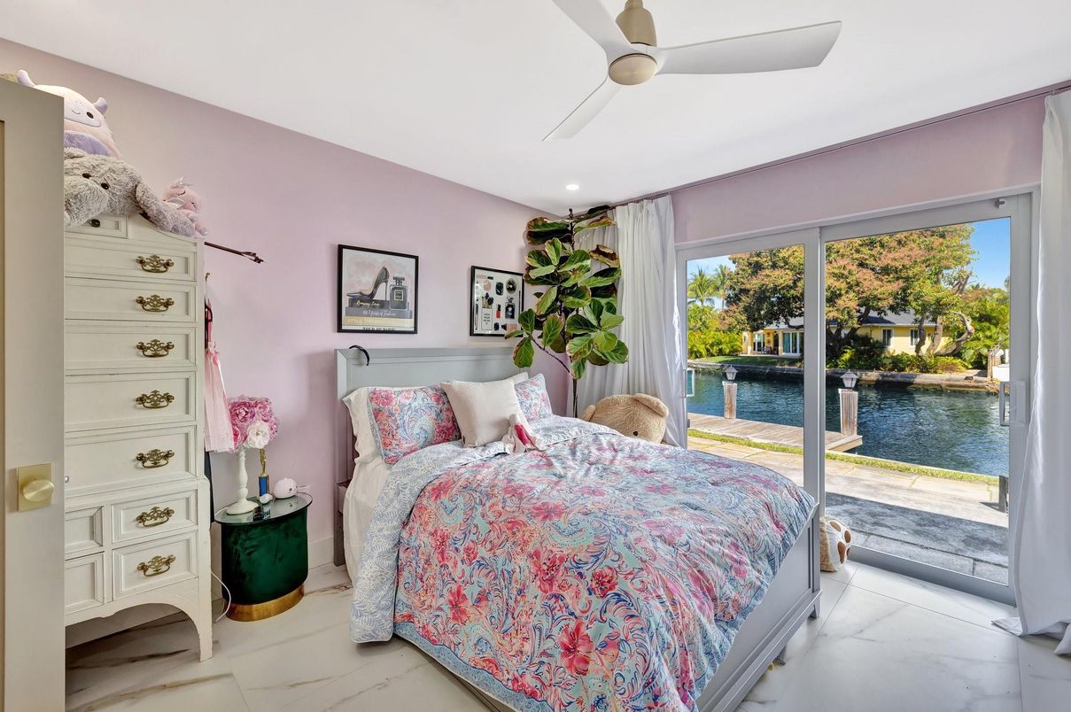 Bedroom, Interior, Marble, Recessed Lighting, Water