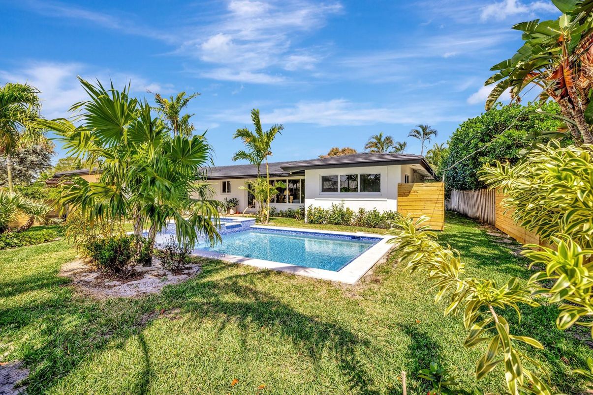 Backyard, Exterior, Pool