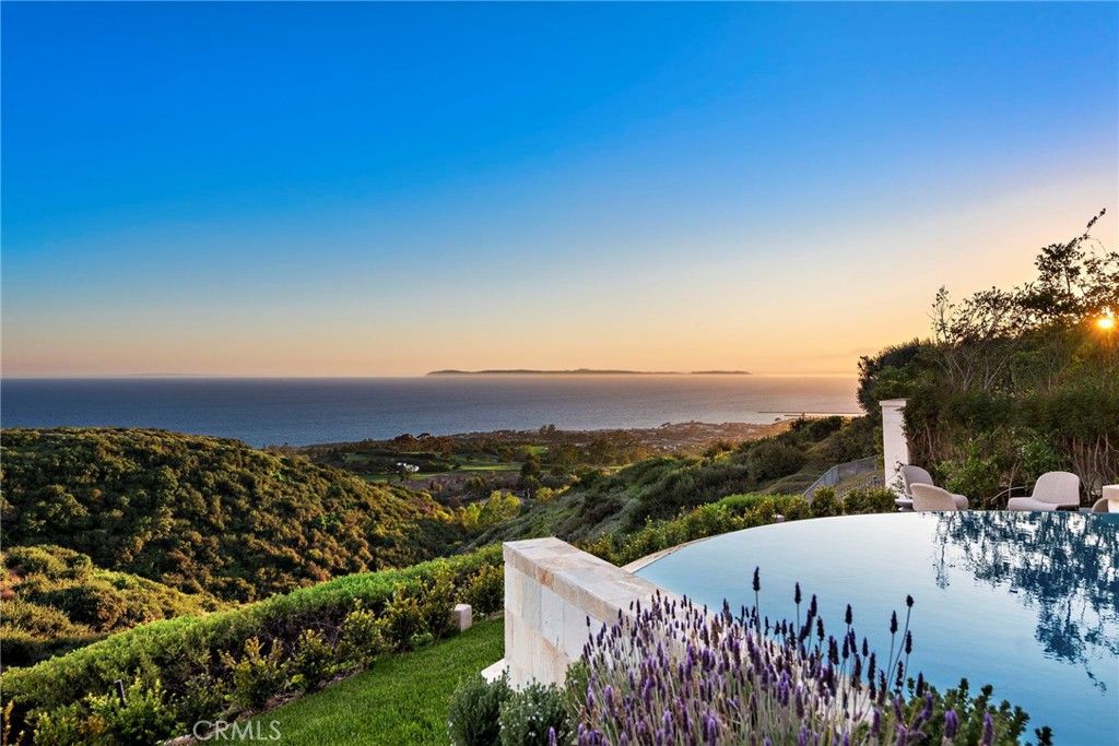 Exterior, Pool, Water