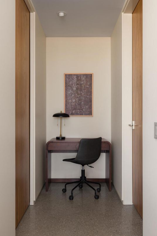 Home Office, Interior
