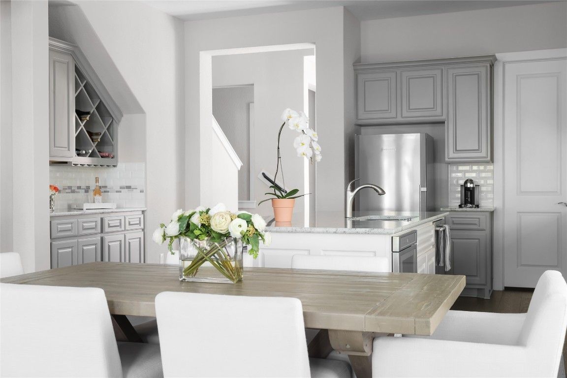 Dining room, Interior, Kitchen, Stainless Steel Appliances