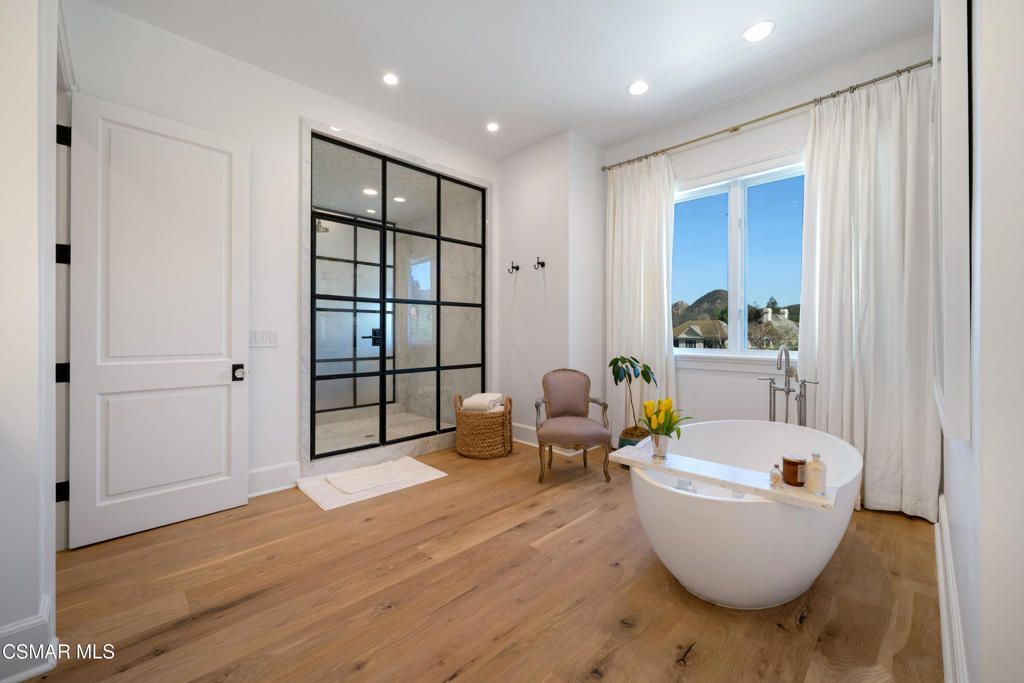 Bathroom, Free Standing Baths, Interior, Recessed Lighting, Wood Texture Flooring