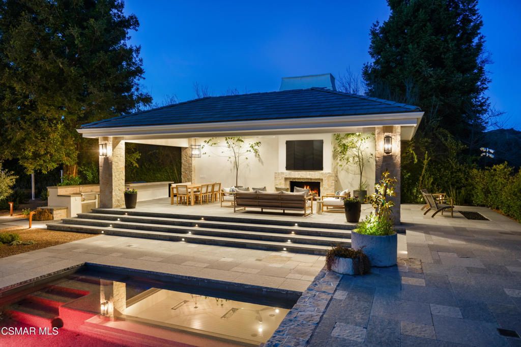 Exterior, Fireplace