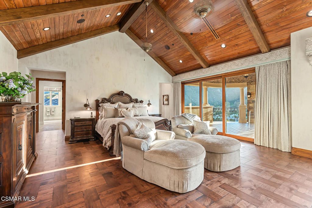 Bedroom, Interior, Recessed Lighting, Wooden Beams, Wooden Ceilings, Wood Texture Flooring