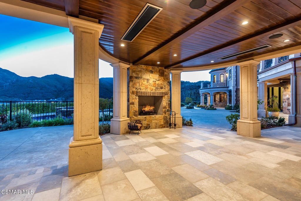 Exterior, Fireplace