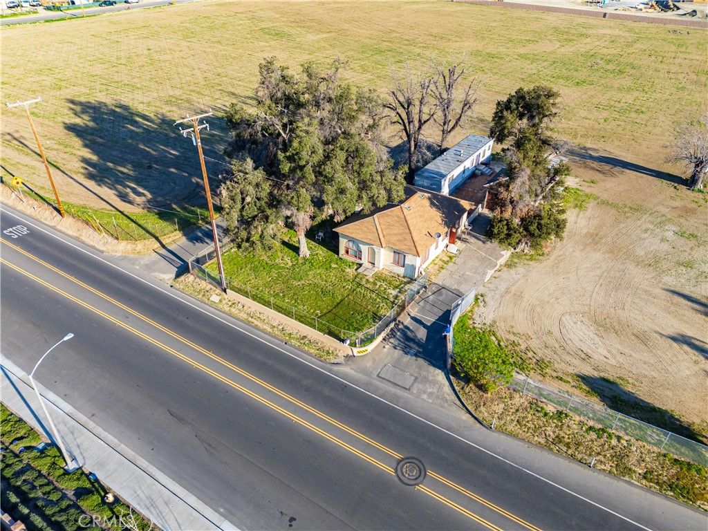 Exterior, Drone
