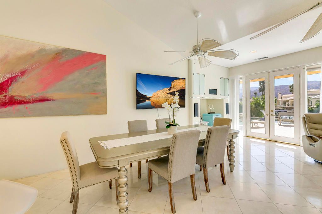 Dining room, Interior, Recessed Lighting
