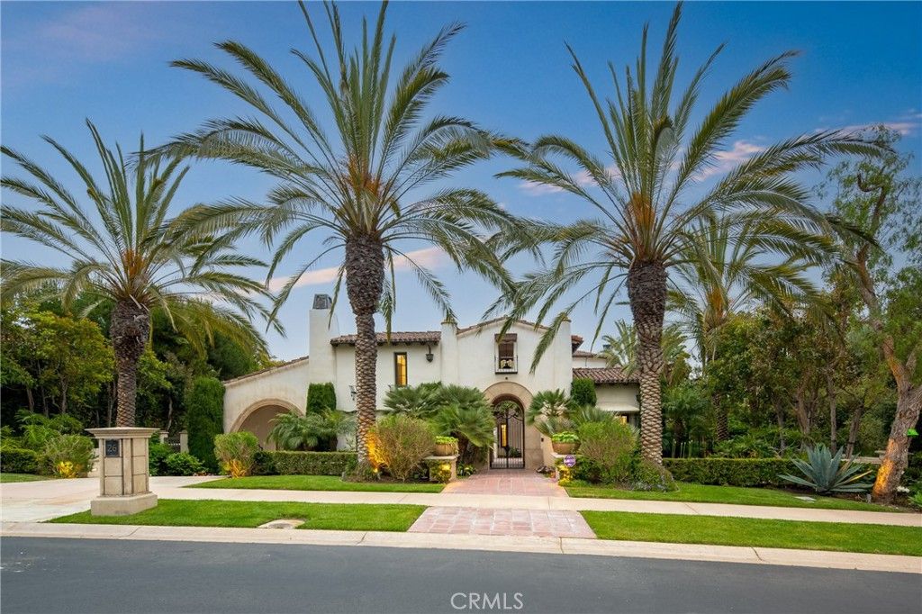 Exterior, Facade, Spanish Mediterranean